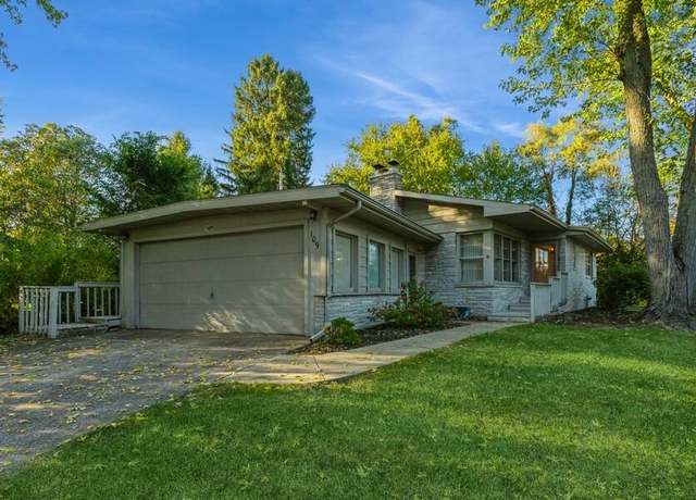 Property at 109 Higman Park Hl, Benton Harbor, MI 49022, 2 beds, 1 bath