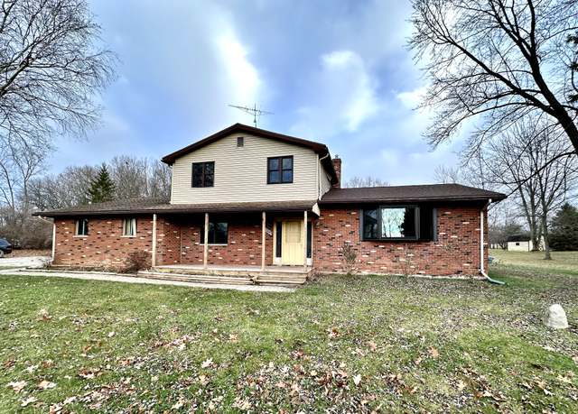 Property at 14089 Iroquois Woods Dr, Holly Twp, MI 48430, 4 beds, 2.5 baths