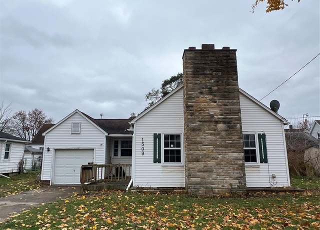 Property at 1509 Monroe St, Saginaw, MI 48602, 3 beds, 1 bath