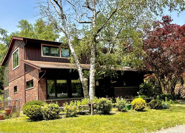 Property at 20345 Maplewood St, Livonia, MI 48152, 3 beds, 2.5 baths