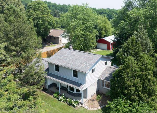 Property at 3980 N Hickory Ridge Rd, Highland, MI 48357, 3 beds, 1.5 baths