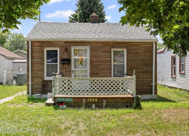Property at 1424 E Harry Ave, Hazel Park, MI 48030, 1 bed, 1 bath