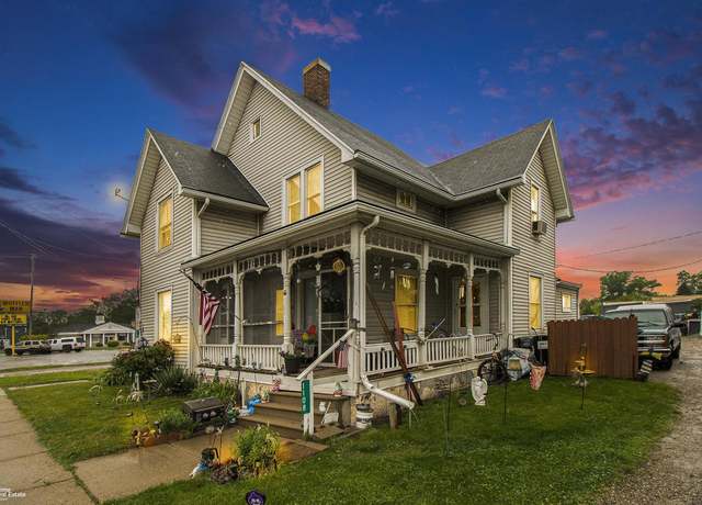 Property at 1108 W Main St, Owosso, MI 48867, 4 beds, 3 baths