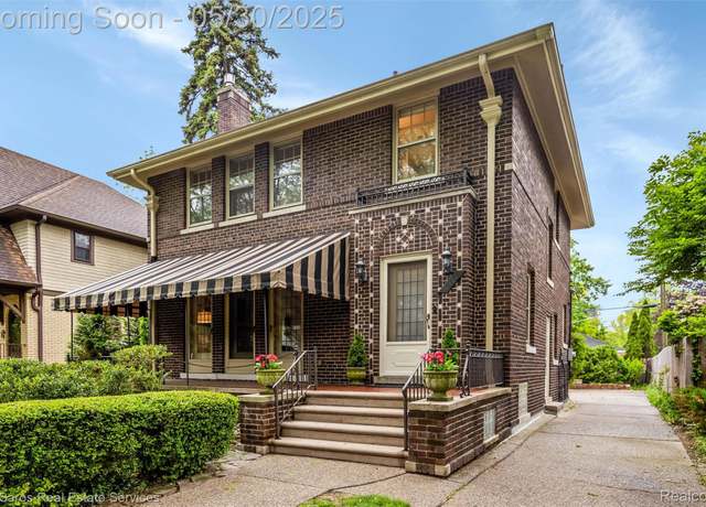 Property at 1377 Bishop Rd, Grosse Pointe Park, MI 48230, 3 beds, 1.5 baths