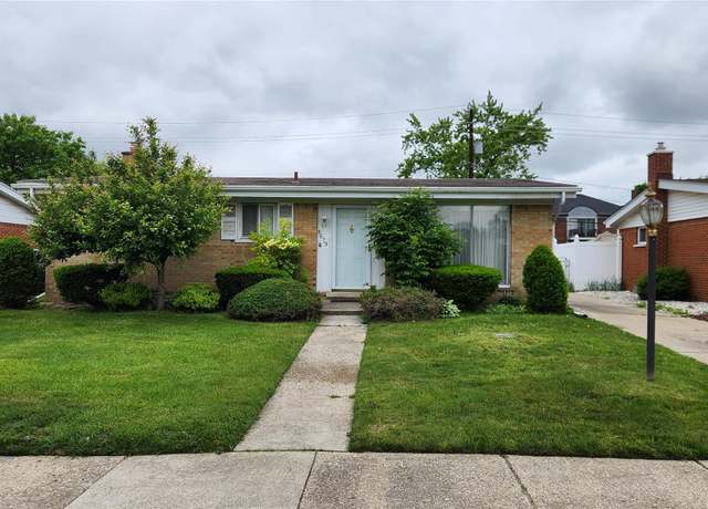 Property at 8679 Mercedes St, Dearborn Heights, MI 48127, 3 beds, 1.5 baths