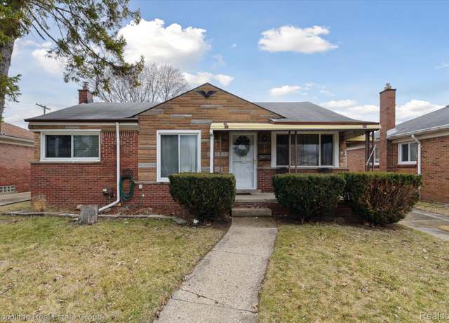 Property at 28054 Groveland St, Roseville, MI 48066, 3 beds, 1.5 baths