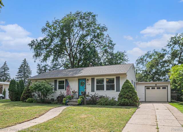 Property at 1125 Braeview Dr, Howell, MI 48843, 3 beds, 3 baths
