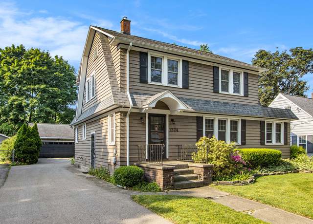 Property at 1324 Royce Ave, Kalamazoo, MI 49001, 4 beds, 2 baths