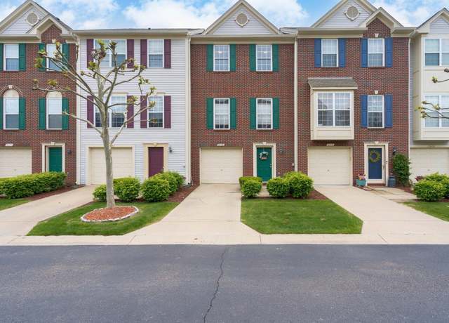 Property at 36438 Dominion Cir, Sterling Heights, MI 48310, 3 beds, 2.5 baths