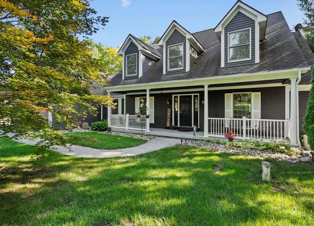 Property at 11285 Katrine Dr, Fenton, MI 48430, 3 beds, 2.5 baths