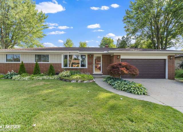 Property at 23702 Fenton St, Clinton Township, MI 48036, 4 beds, 1.5 baths