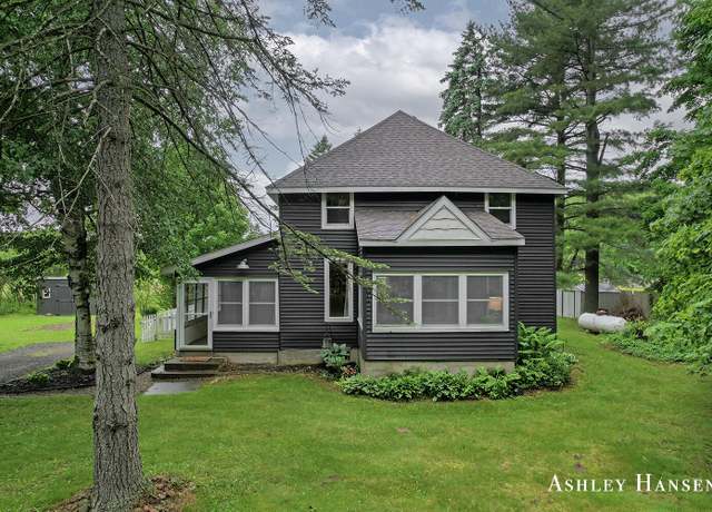 Property at 12577 Redmond Ave NE, Cedar Springs, MI 49319, 3 beds, 2 baths