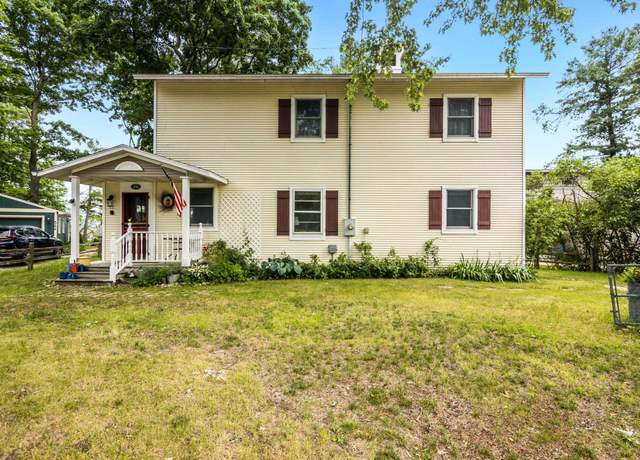 Property at 536 N West Bay Shore Dr, Suttons Bay, MI 49682, 2 beds, 2 baths