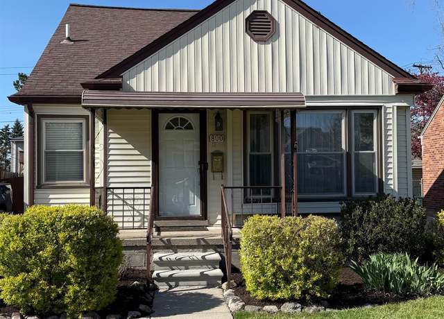 Property at 800 Cambridge Rd, Berkley, MI 48072, 3 beds, 2 baths
