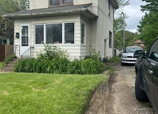 Property at 633 N Perry St, Pontiac, MI 48342, 3 beds, 1 bath