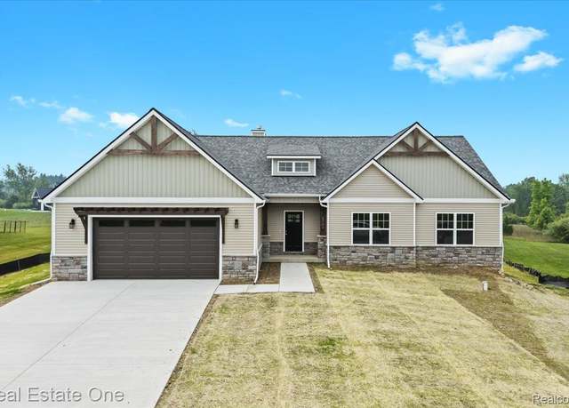 Property at 2763 Clivedon Rd, Howell, MI 48843, 3 beds, 2.5 baths