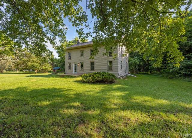 Property at 11240 Silver Lake Rd, Byron, MI 48418, 4 beds, 2.5 baths