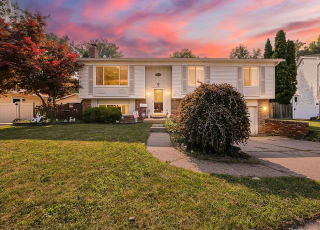 Property at 900 Surrey Hts, Northville, MI 48186, 3 beds, 1.5 baths