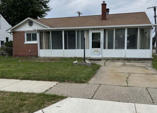 Property at 19351 Eastland St, Roseville, MI 48066, 3 beds, 1.5 baths