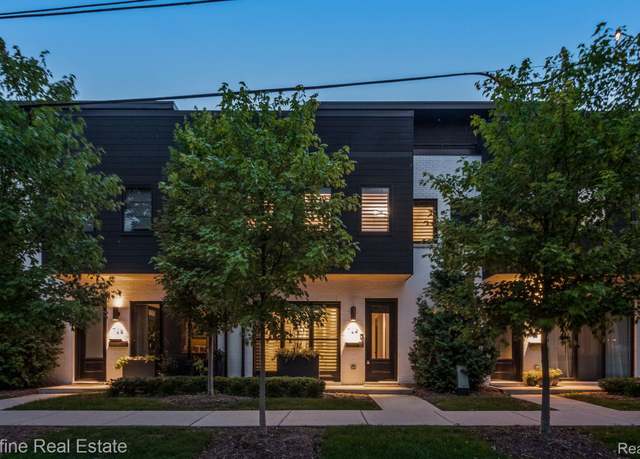 Property at 722 E Parent Ave, Royal Oak, MI 48067, 3 beds, 2.5 baths