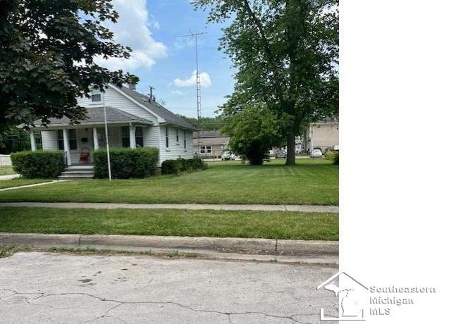 Property at 1270 Michigan Ave, Monroe, MI 48162, 3 beds, 1 bath