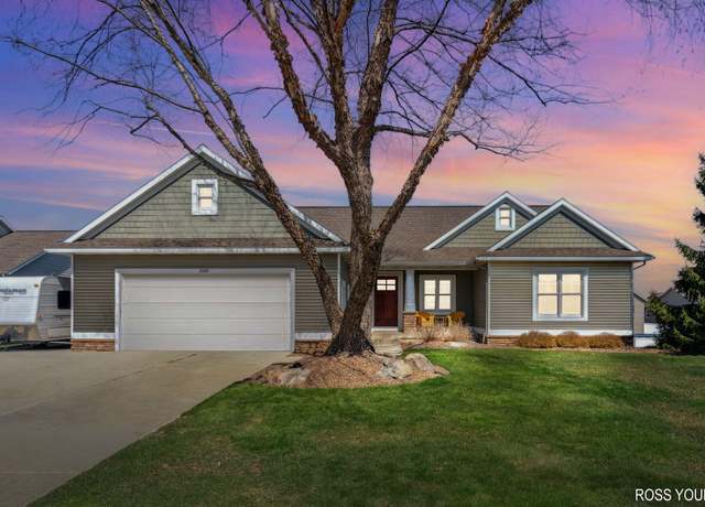 Property at 2669 Tamarack Dr, Jenison, MI 49428, 3 beds, 2.5 baths