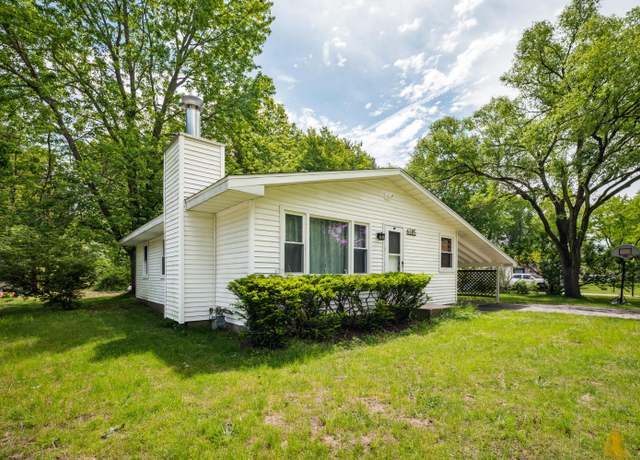 Property at 6185 N Shore Dr, Coloma, MI 49038, 3 beds, 1 bath