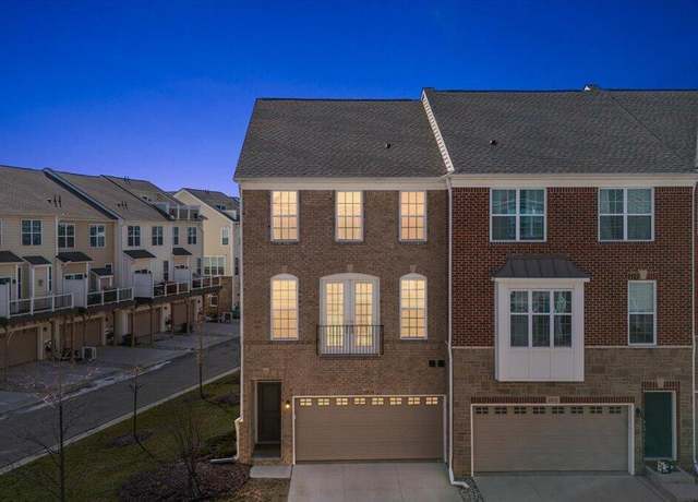 Property at 2824 Ridington Rd, Ann Arbor, MI 48105, 4 beds, 3.5 baths