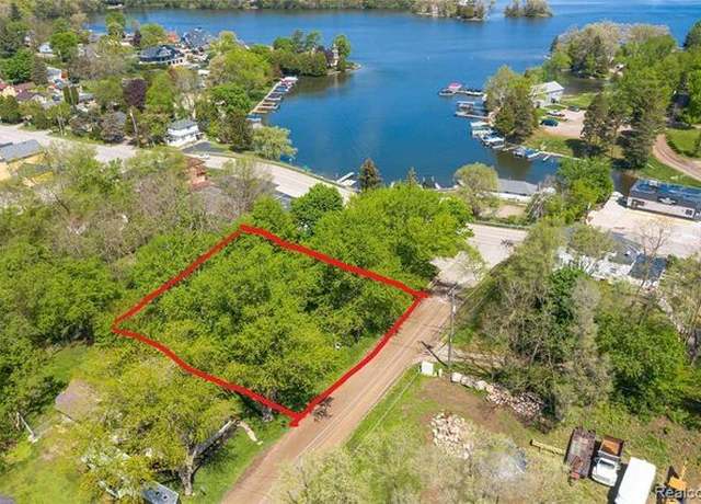 Property at 1469 Milmine St, Leonard, MI 48367