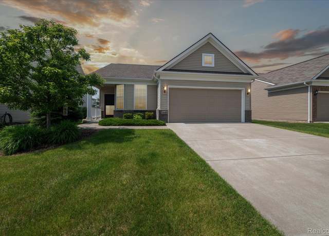 Property at 9448 Saint Andrews Dr, Grand Blanc, MI 48439, 2 beds, 2 baths