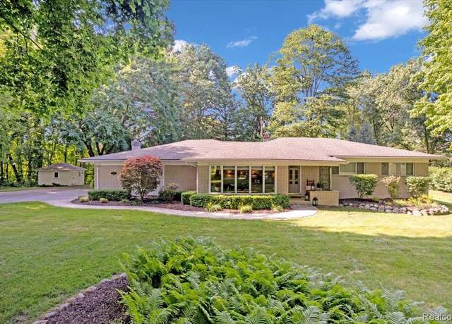 Property at 6875 Hubbard Rd, Clarkston, MI 48348, 3 beds, 2 baths