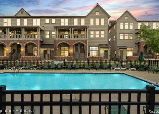 Property at 182 Amys Walk, Auburn Hills, MI 48326, 2 beds, 2.5 baths