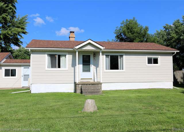 Property at 5389 Robin Dr, Grand Blanc, MI 48439, 3 beds, 1.5 baths
