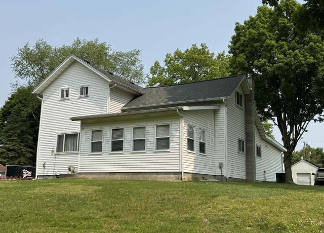 Property at 1026 Yeomans St, Ionia, MI 48846, 5 beds, 1 bath