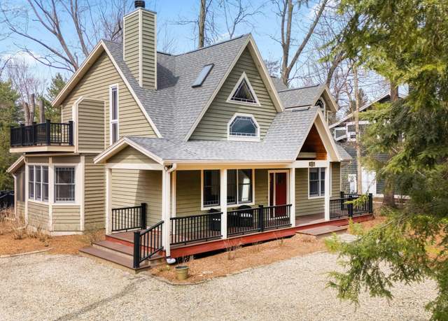 Property at 16456 Lakeshore Rd, Union Pier, MI 49129, 3 beds, 2 baths