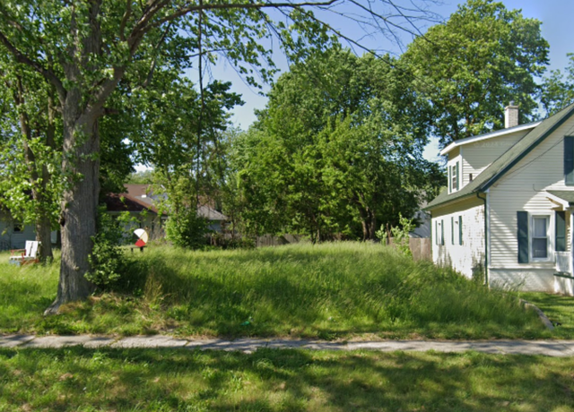 Property at 812 State St, Saginaw, MI 48602