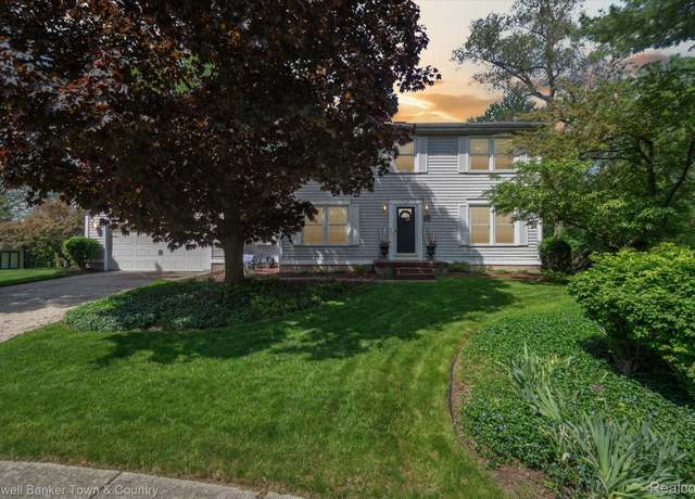 Property at 1315 Leeward Dr, Okemos, MI 48864, 3 beds, 2.5 baths