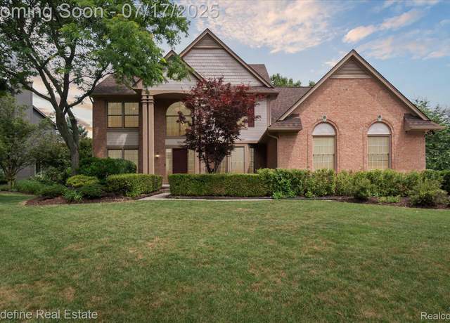 Property at 2841 Treyburn Ln, West Bloomfield, MI 48324, 4 beds, 2.5 baths