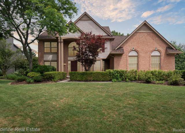 Property at 2841 Treyburn Ln, West Bloomfield Charter Township, MI 48324, 4 beds, 2.5 baths