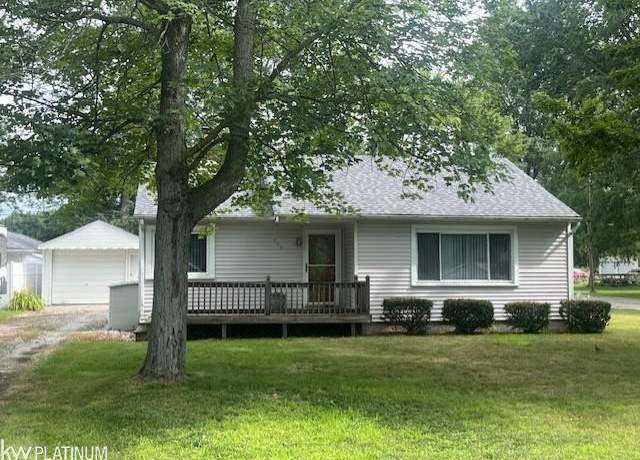 Property at 924 Golfview Dr, Algonac, MI 48001, 2 beds, 1 bath