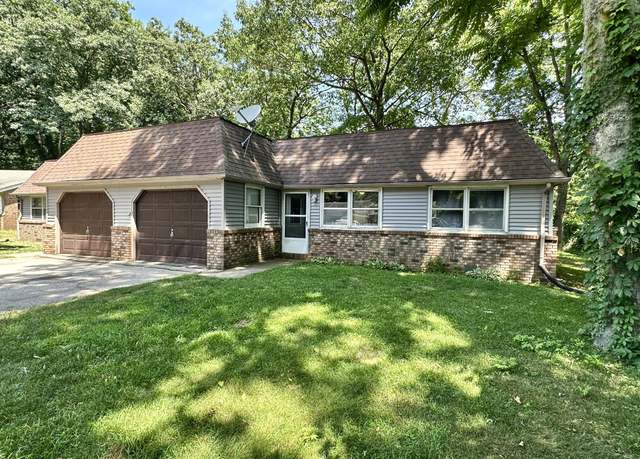Property at 3919 3917 Reinhardt Dr, Stevensville, MI 49127, 6 beds, 4 baths