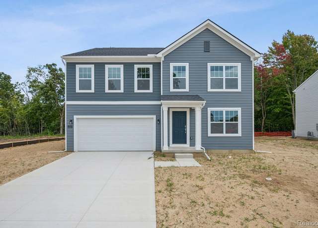 Property at 4328 Oak St, Grand Blanc Charter Township, MI 48439, 4 beds, 2.5 baths