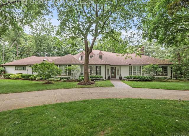 Property at 24596 Riverwood Dr, Franklin, MI 48025, 4 beds, 4.5 baths