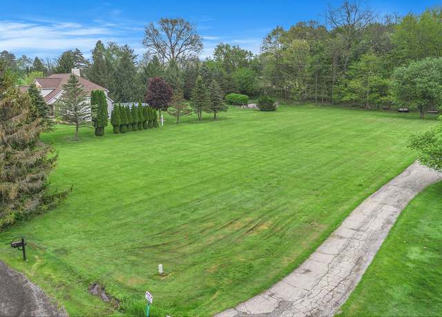 Property at 4864 Cooley Lake Ct, Commerce Twp, MI 48382