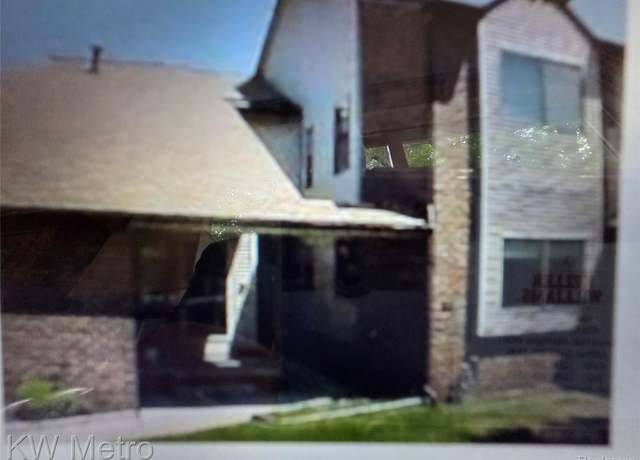 Property at 6680 Ridgefield Cir, West Bloomfield, MI 48322, 2 beds, 2 baths