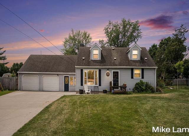 Property at 324 Brandywyne Dr NW, Comstock Park, MI 49321, 3 beds, 2 baths