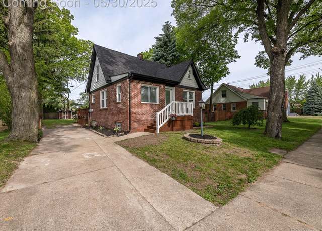 Property at 3914 Grindley Park St, Dearborn Heights, MI 48125, 3 beds, 1.5 baths