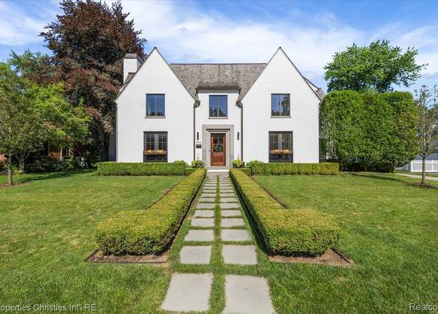 Property at 956 Westwood Dr, Birmingham, MI 48009, 5 beds, 5.5 baths