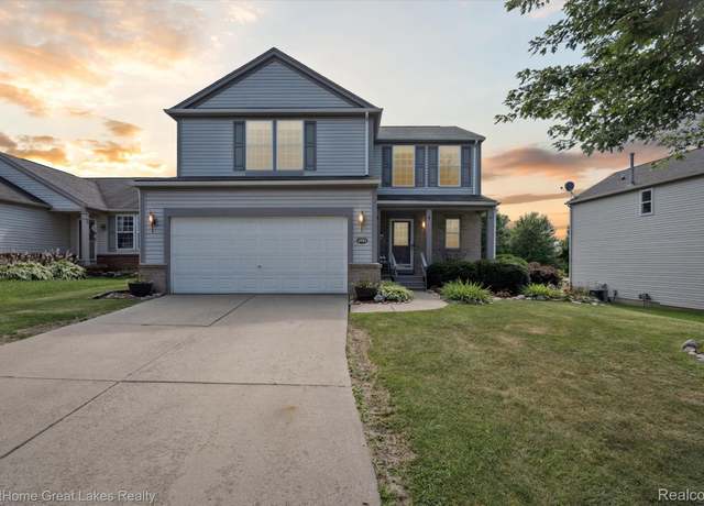 Property at 4900 Meadow Crest Cir, Holly, MI 48442, 4 beds, 2.5 baths