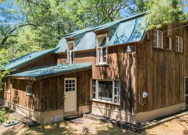 Property at 7077 Chain Lake Dr, South Branch, MI 48761, 5 beds, 1 bath